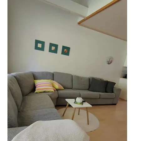 Rauhallinen Rivitalo